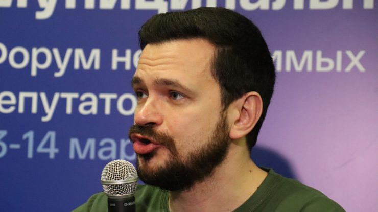 13 March 2021, Russia, Moscow: Ilya Yashin, Russian oppositionist, speaks during a meeting of the Russian opposition movement so-called 'United Democrats'. Russian security forces have arrested several people after breaking up the meeting. Photo: Hannah Wagner/dpa