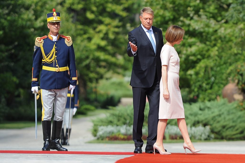 Presedintele Klaus Iohannis a primit-o in cadrul ceremoniei dedicate sefilor de stat, pe Maia Sandu, presedintele Republicii Moldova, aflata intr-o vizita oficiala in Romania, vineri, 29 iulie 2022, la Palatul Cotroceni. EDUARD VINATORU /