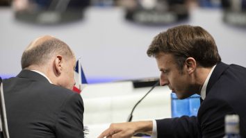 Macron şi Scholz, consultări despre relaţiile Franţa-Germania şi despre teme internaţionale „urgente”
