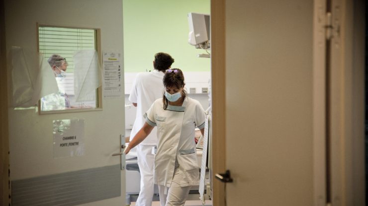 Zeci de mii de asistenţi medicali au plecat să lucreze în străinătate în ultimul deceniu