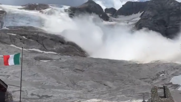 VIDEO. Șase oameni au murit în Alpi după prăbuşirea unui gheţar. Cel puțin 14 persoane sunt rănite