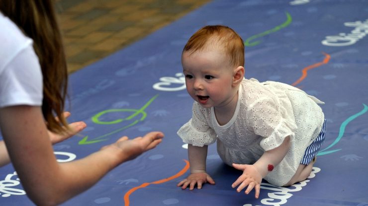 Bani de la Guvern pentru stimularea natalității