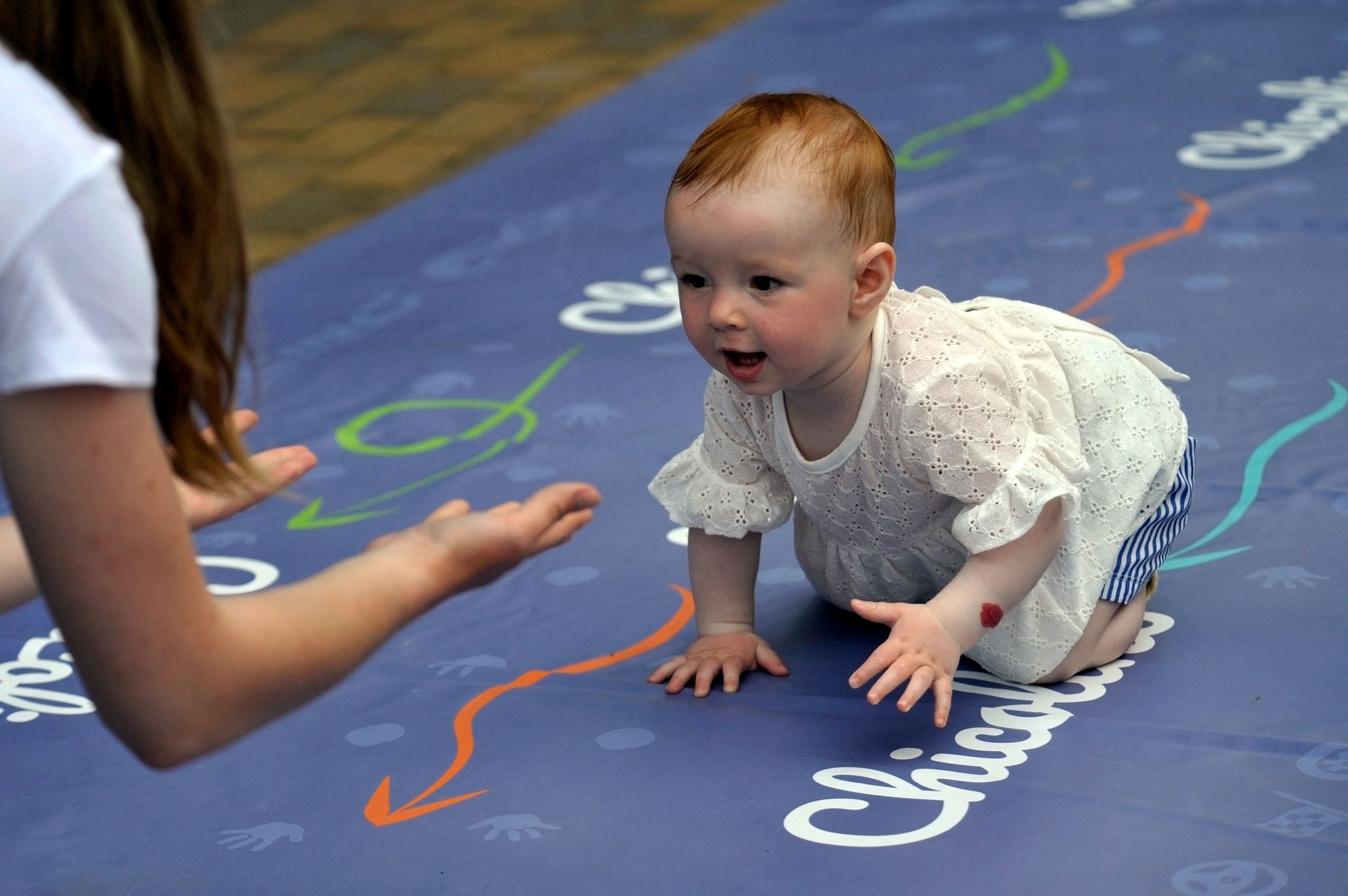 Bani de la Guvern pentru stimularea natalității