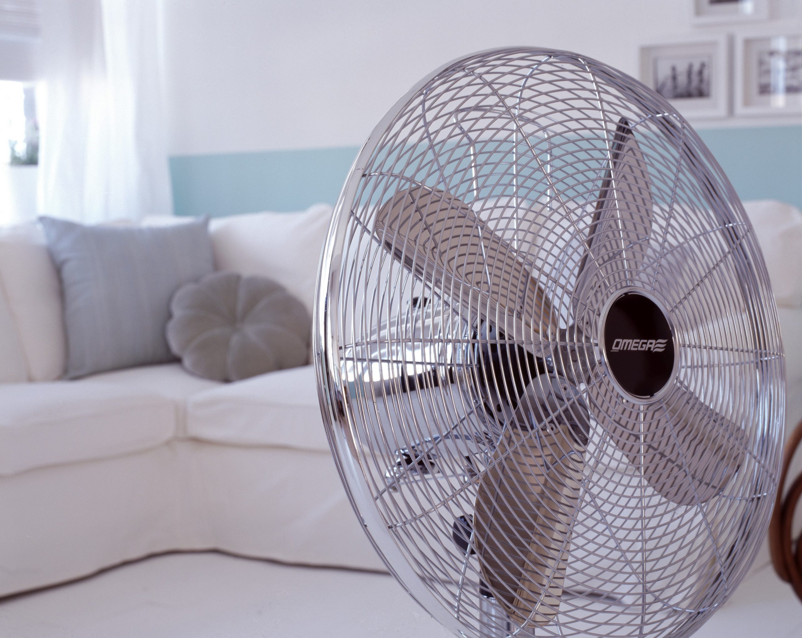 De ce nu e bine să dormi cu ventilatorul pornit noaptea. La ce riscuri te expui