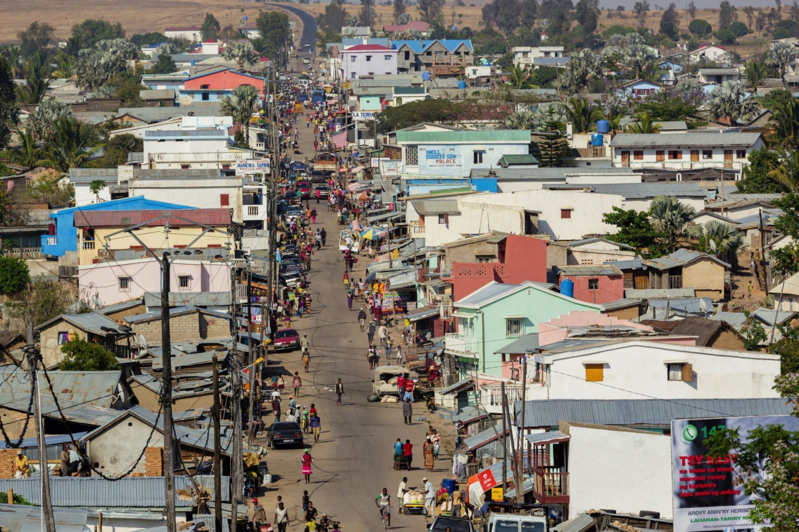 Cel puțin 32 de persoane au fost ucise după ce bandiți au dat foc la case în Madagascar