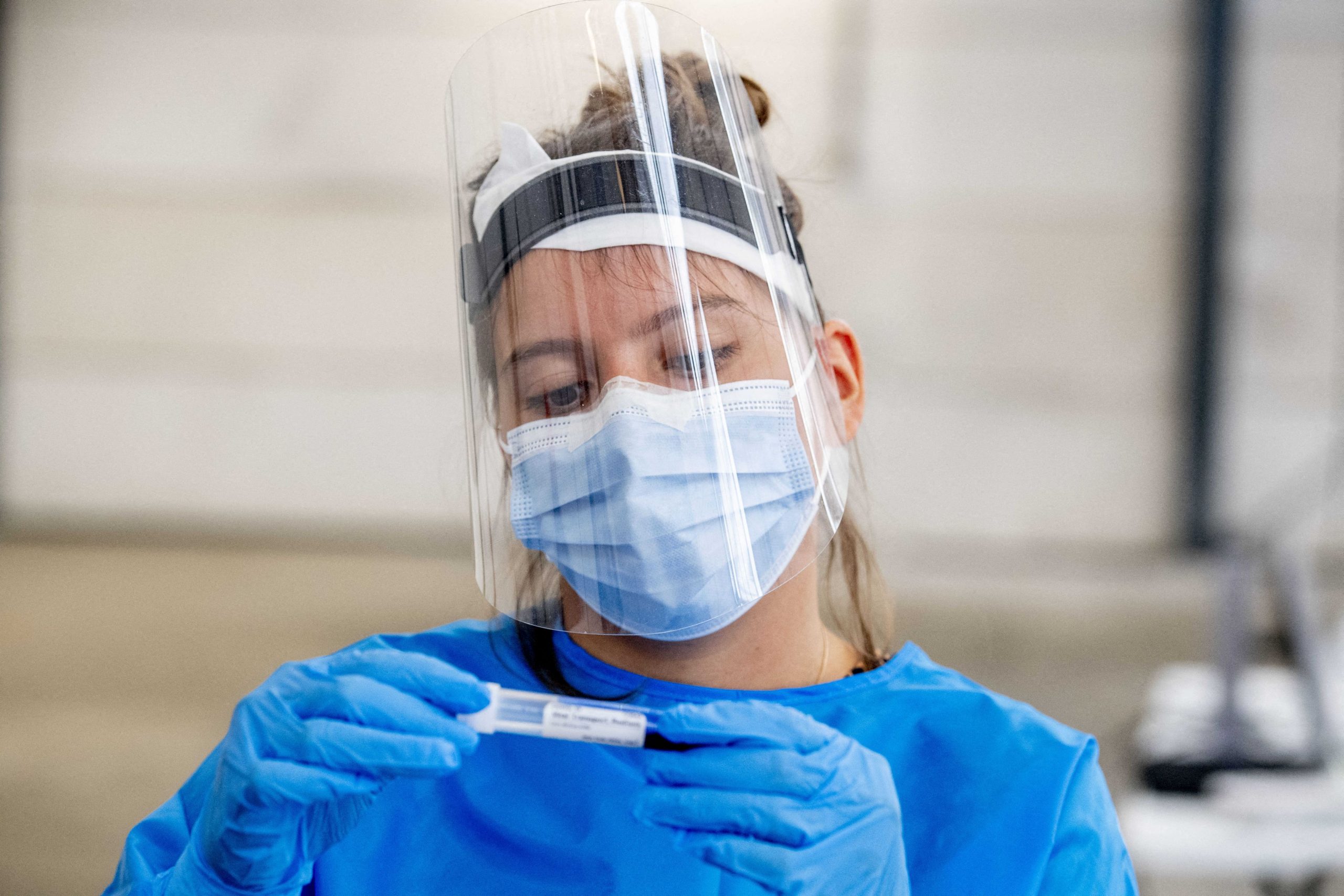 BILANȚUL ZILEI. Peste 400 de noi cazuri de COVID, raportate în ultimele 24 de ore