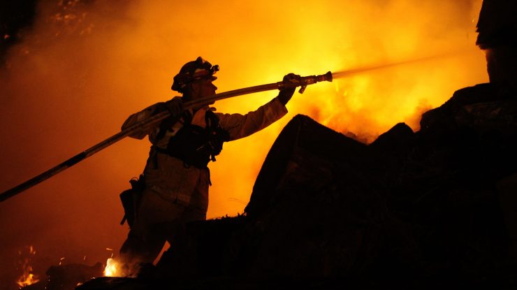 VIDEO. Valul de căldură din SUA crește în timp ce incendiile de vegetație din California fac ravagii