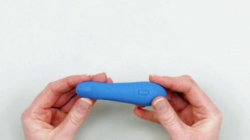 Sexpert! Goop guru lansează un ghid de vibratoare obraznice după ce a lansat un alt vibrator