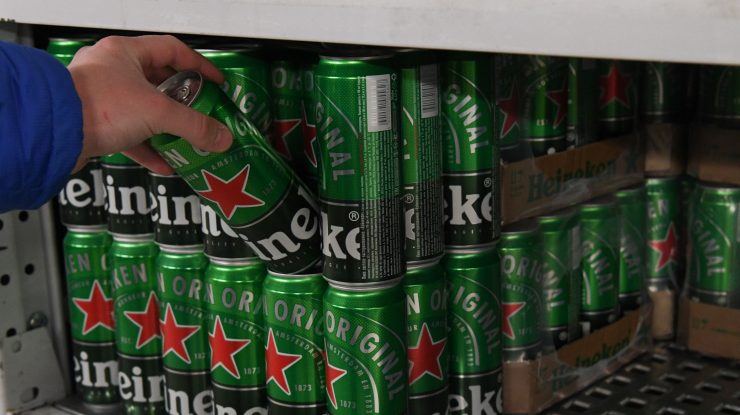 Berile străine rămân pe rafturile rusești la câteva luni după ce producătorii şi-au anunţat retragerea din Rusia