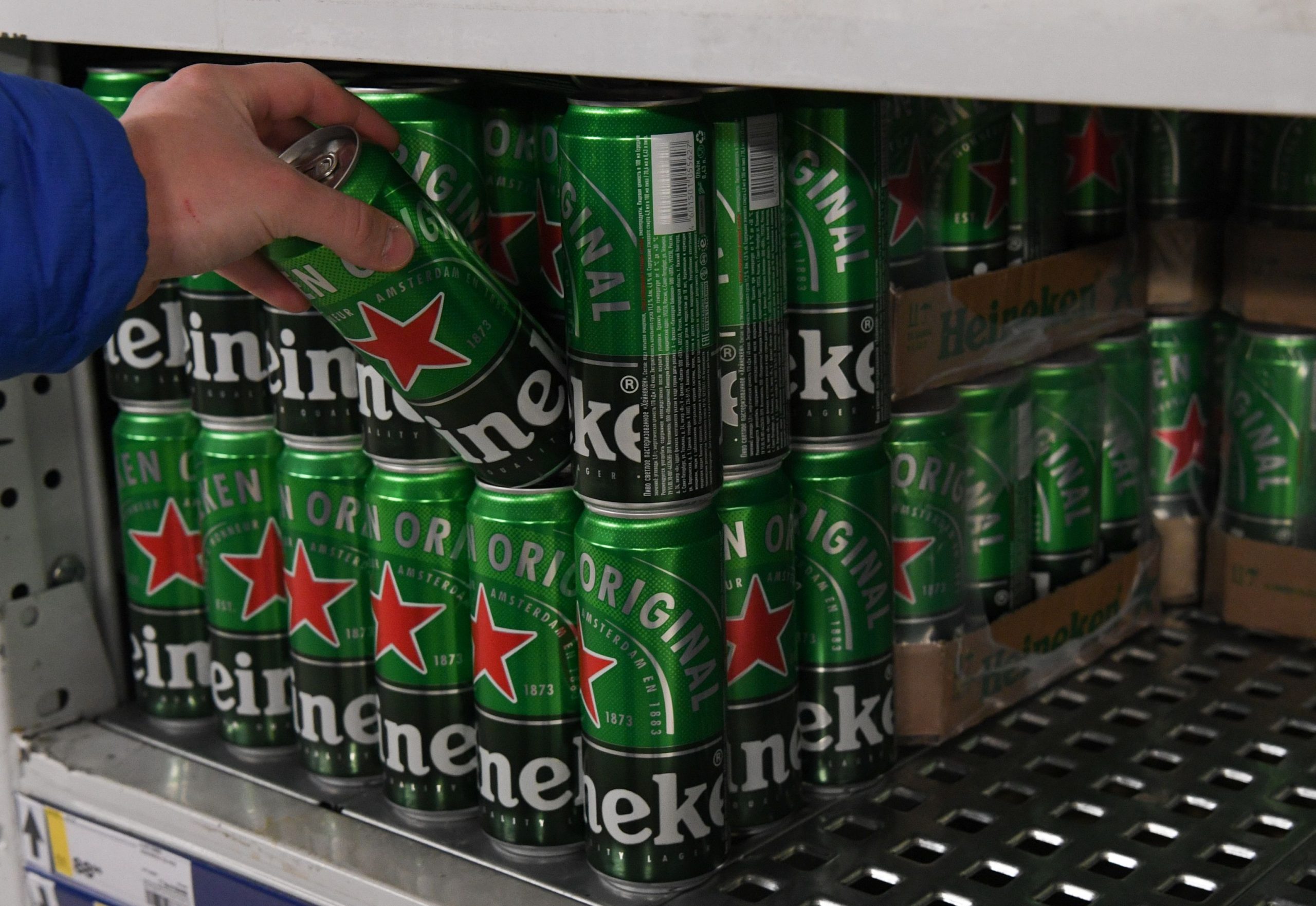 Berile străine rămân pe rafturile rusești la câteva luni după ce producătorii şi-au anunţat retragerea din Rusia