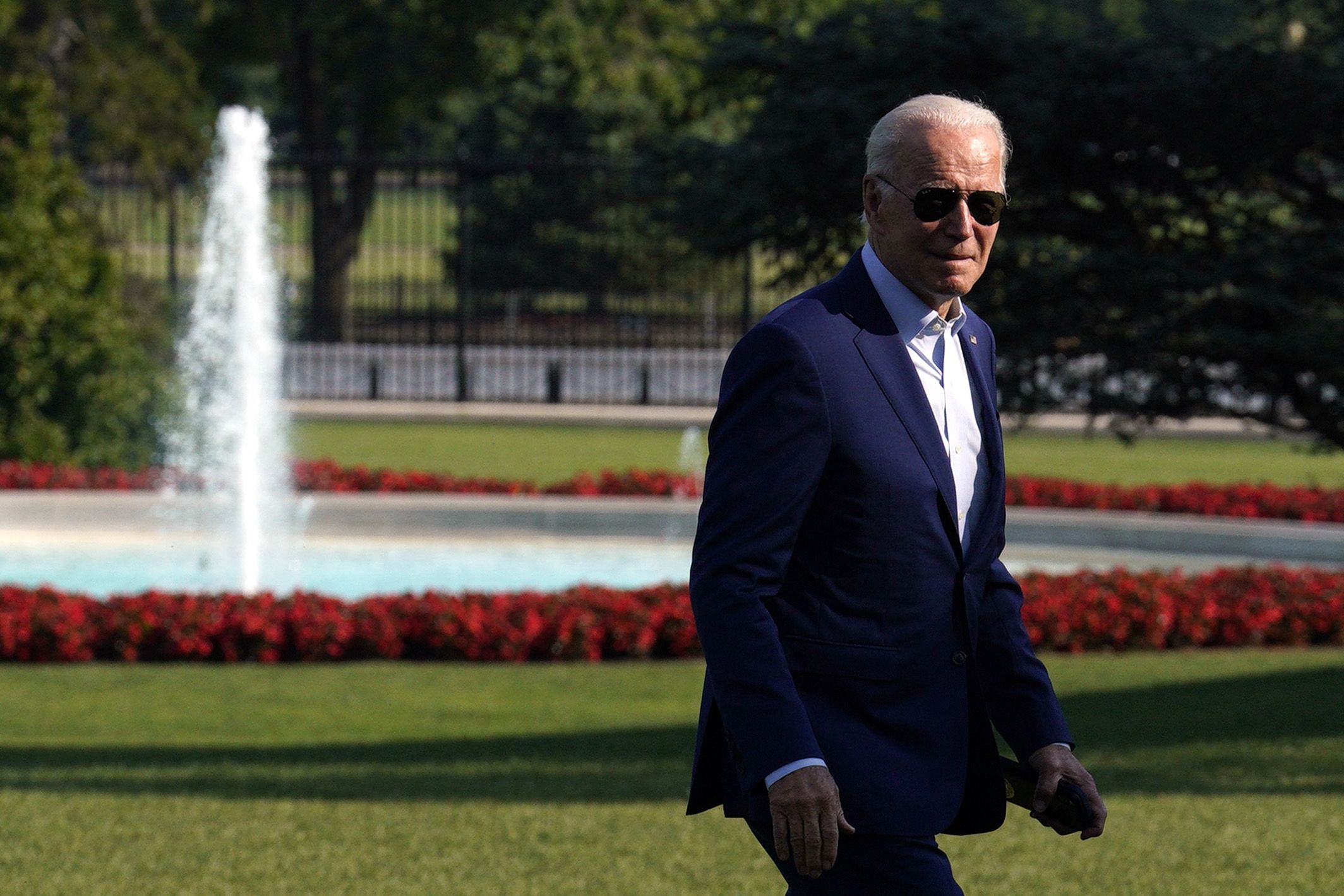 Simptomele COVID-19 ale lui Biden „s-au ameliorat”, președintele are probabil o variantă BA.5, spun doctorii