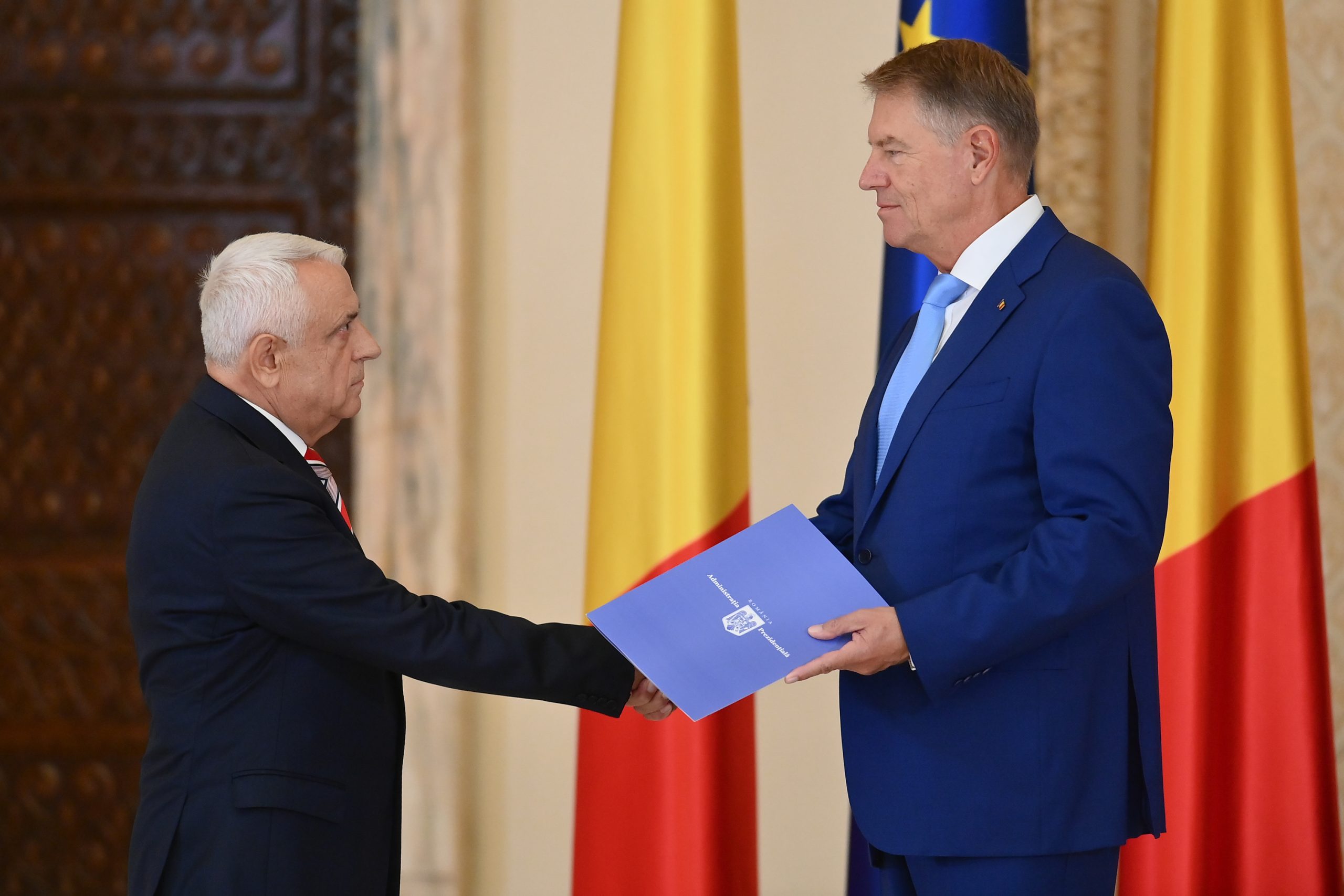 Petre Daea a depus jurământul de învestitură în funcţia de ministru al Agriculturii