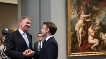 Iohannis salută, într-o scrisoare către Macron, consistența Parteneriatului Strategic România-Franța