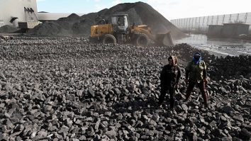 prăbușire munte China