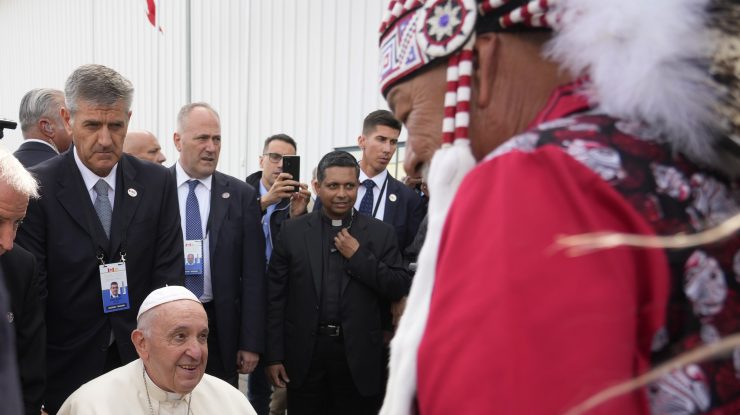 Papa Francisc își dorește să meargă la Kiev după călătoria de „penitență” din Canada
