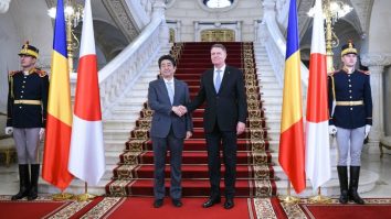 Shinzo Abe in Romania