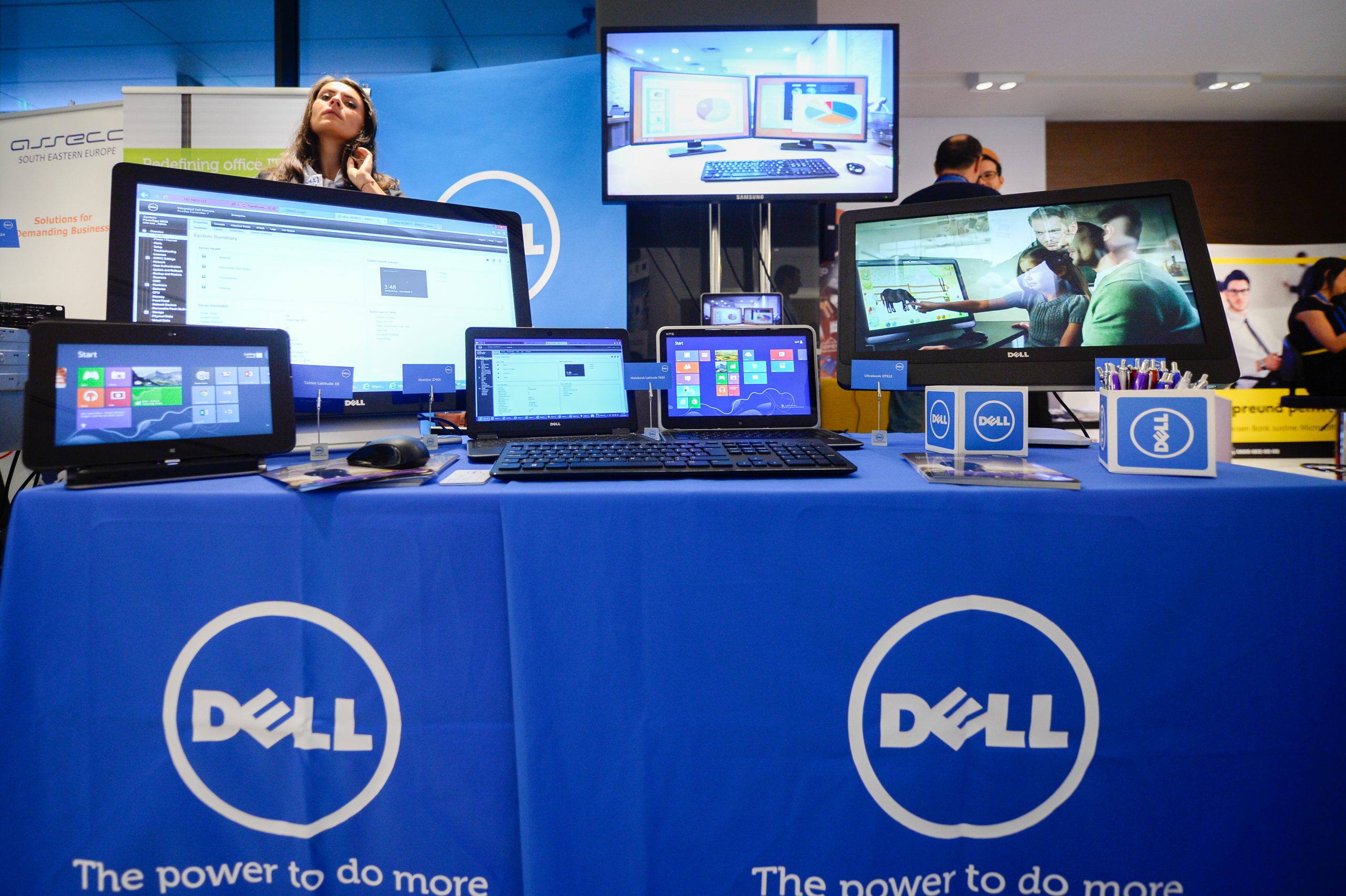 Dell suspendă toate operațiunile din Rusia după închiderea birourilor din august
