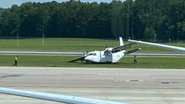 Un pilot a decedat după ce a ieșit din avion fără parașută în timpul unei aterizări de urgență