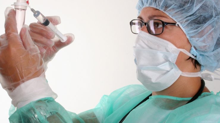 barbat testat pozitiv la trei boli