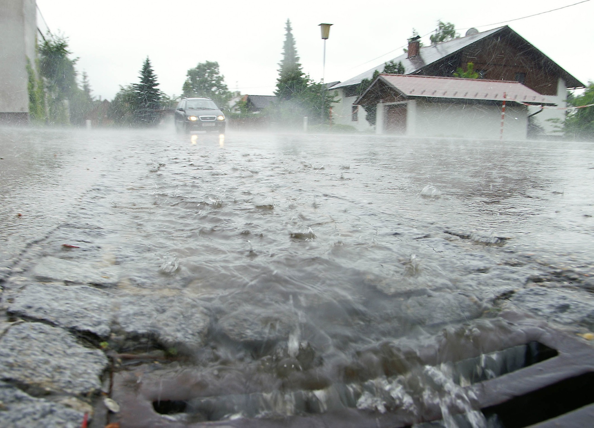 Ливень с градом. Сахалин проливные дожди. Bad weather.