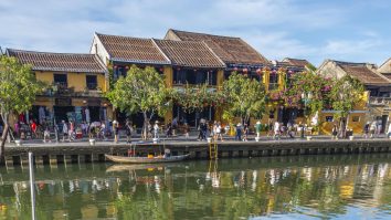 Singurul poștaș din Franța care livrează corespondența cu barca