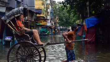 Inundațiile provocate de ploile musonice din nordul Indiei au ucis 15 persoane