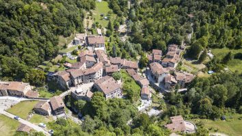 Un frumos oraș din secolul al IX-lea din Spania zace complet gol, la aproape 60 de ani după ce a fost abandonat din greșeală