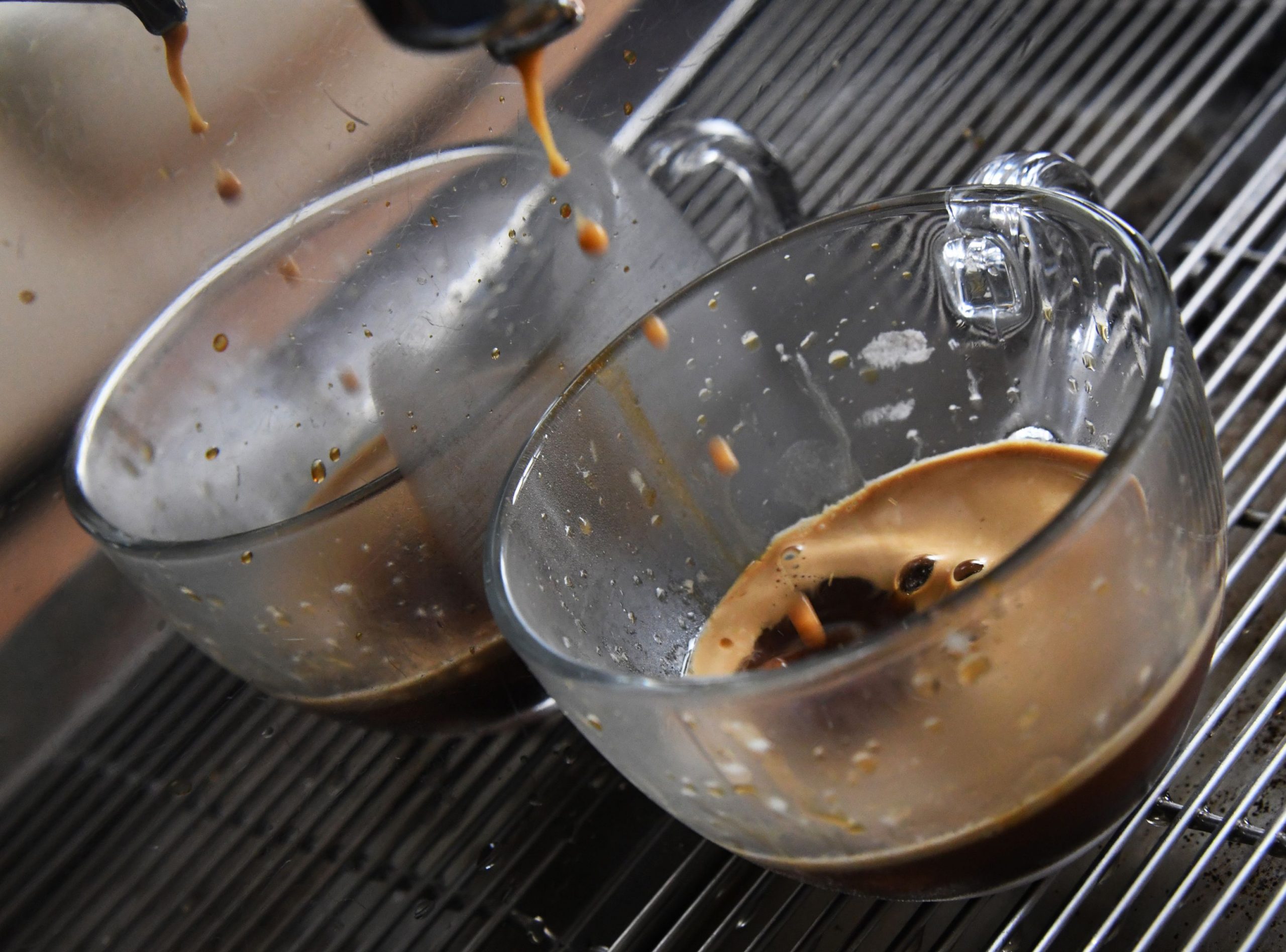 Un restaurator și un rapper vor redeschide fostele cafenele Starbucks în Rusia