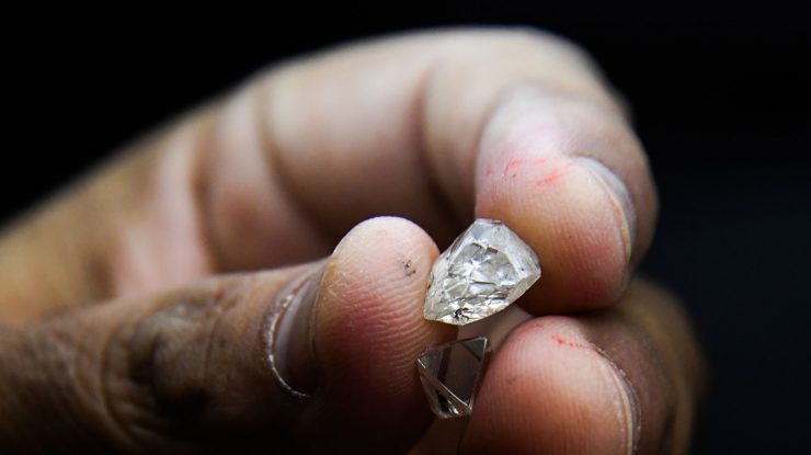 VIDEO. Un diamant roz „excepțional de rar” ar putea fi vândut cu peste 21 de milioane de dolari