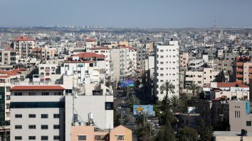 Picturi murale gigantice cu ochi uriași stau mărturie pentru palestinienii din Ierusalim