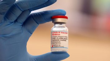 România va plăti peste un miliard de euro pentru zeci de milioane de doze de vaccin COVID