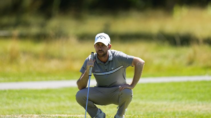 Protest neobișnuit în sud-estul Franței. Activiștii au umplut cu ciment găurile unui teren de golf