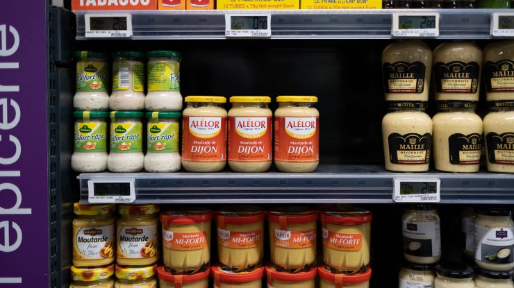 Franța rămâne fără muștar din cauza războiului și a secetei care distrug lanțul de aprovizionare