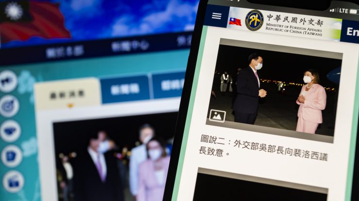 China o sancționează pe Nancy Pelosi pentru „acțiuni provocatoare” după vizita în Taiwan