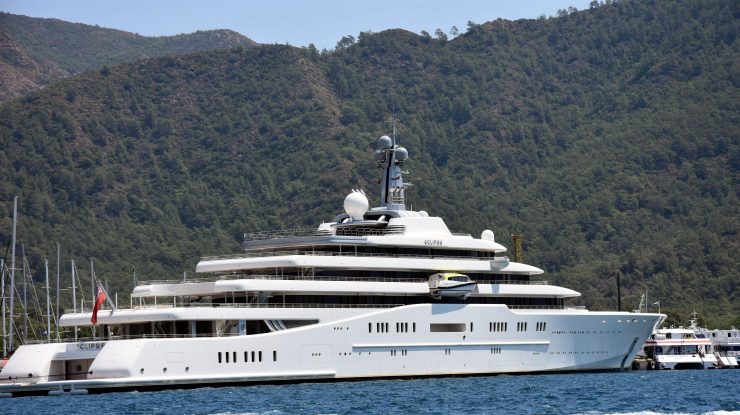 Hong Kong spune că nu va confisca iahtul de 500 de milioane de dolari ancorat în apele sale, ale unui oligarh rus, deoarece nu există „nici un temei legal” pentru acest demers