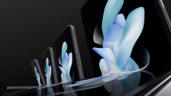 Samsung a lansat, săptămâna aceasta, noua generație de telefoane pliabile, Fold4 și Flip4