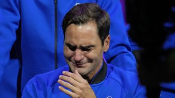 VIDEO. Roger Federer a avut ultimul meci al carierei sale. Legenda tenisului mondial a părăsit terenul în lacrimi și-n aplauzele fanilor