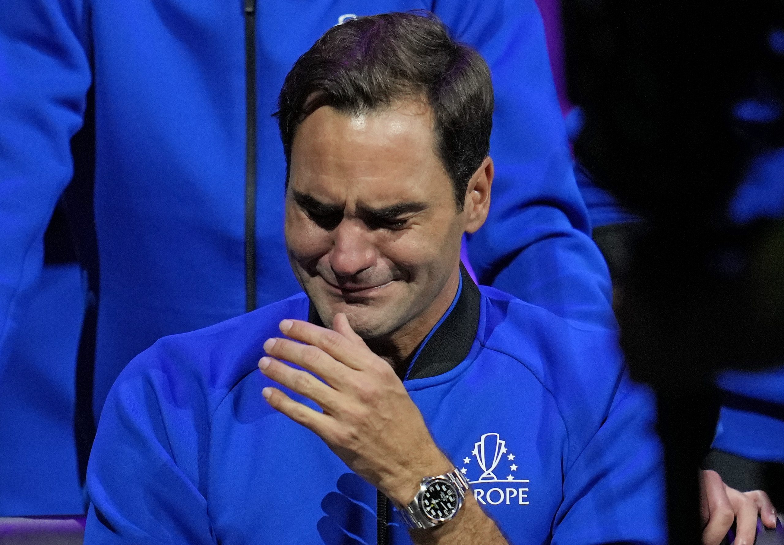VIDEO. Roger Federer a avut ultimul meci al carierei sale. Legenda tenisului mondial a părăsit terenul în lacrimi și-n aplauzele fanilor