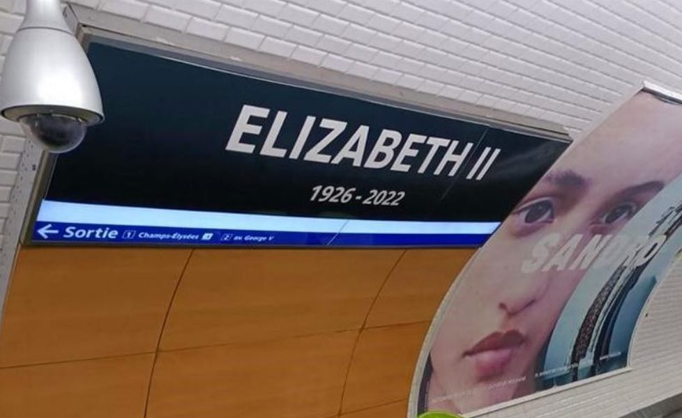 O stație de metrou din Paris a fost redenumită „Elisabeta a II-a'' în ziua înmormântării
