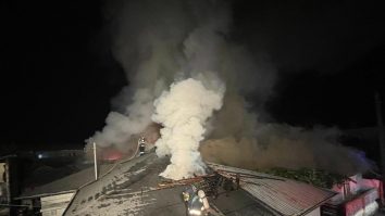 VIDEO. Incendiu puternic în Capitală. Ard 4 case