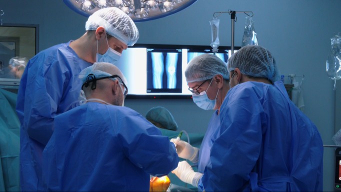 Protezarea articulară, intervenţia de chirurgie ortopedică prin care îţi redobândeşti libertatea de mişcare