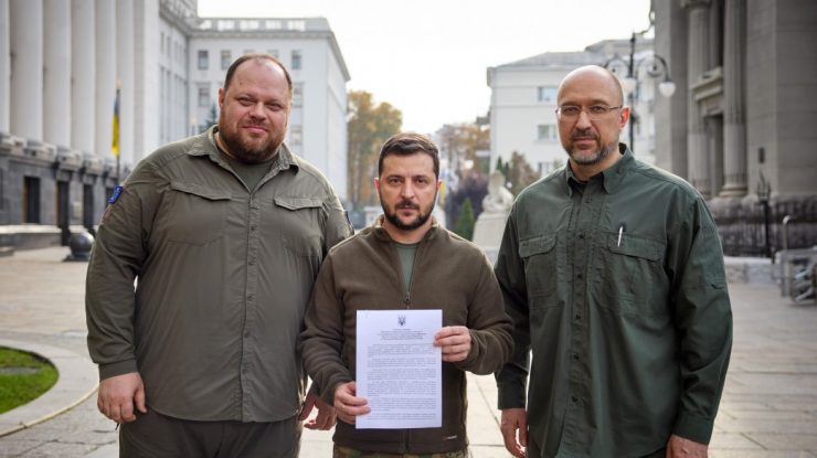 Ucraina depune oficial cererea oficială de aderare la NATO ca răspuns la anexarea ilegală