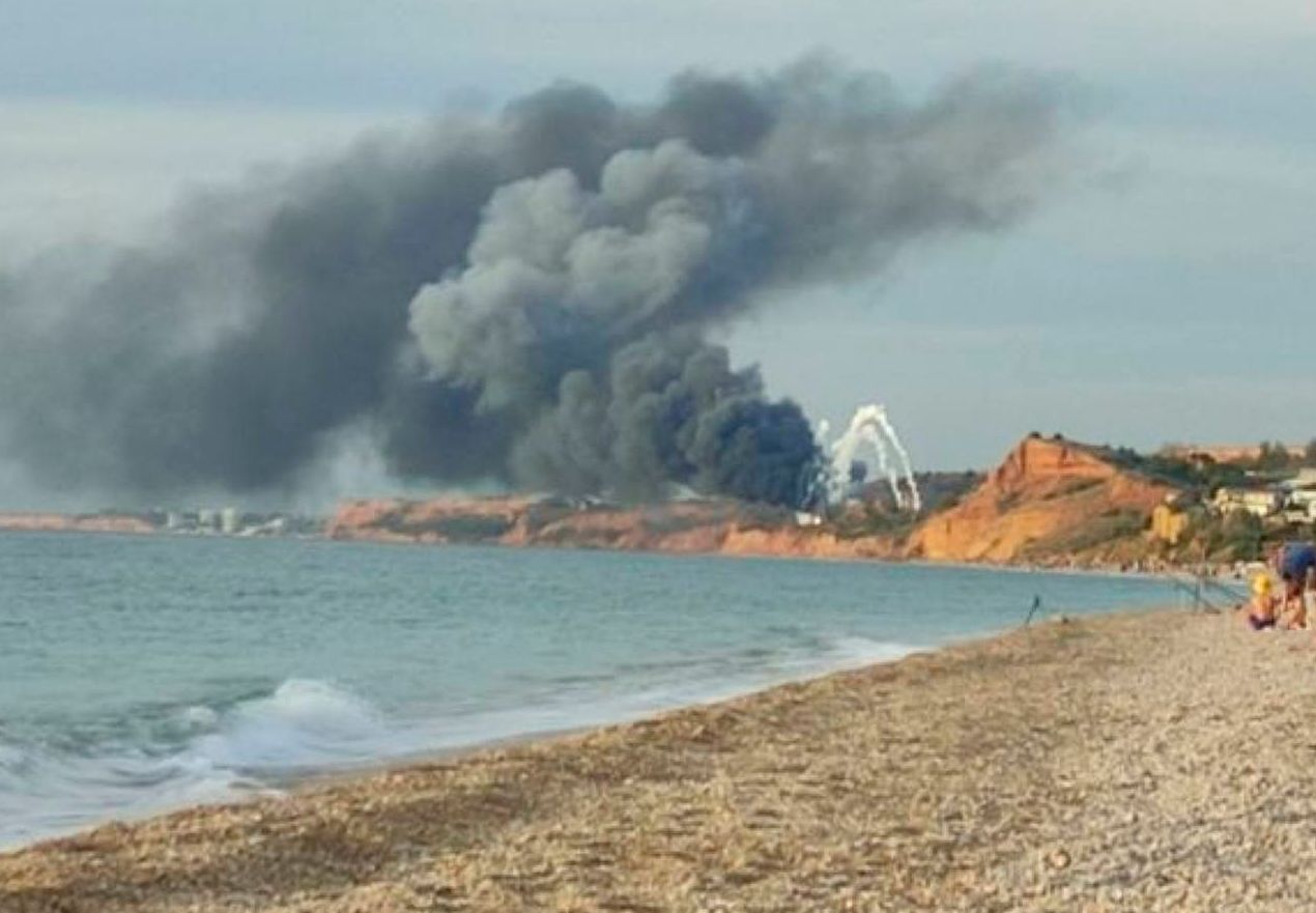 LIVE UPDATE. 220 zile de invazie. Explozii majore la principala bază aeriană militară rusă din Belbek, în Crimeea ocupată de Rusia