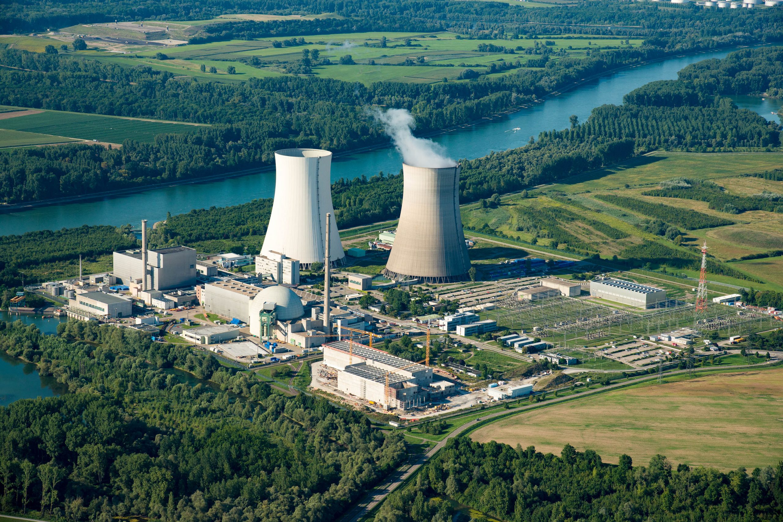 Germania prelungește durata de viață a două centrale nucleare pentru a evita penuria de energie din timpul iernii