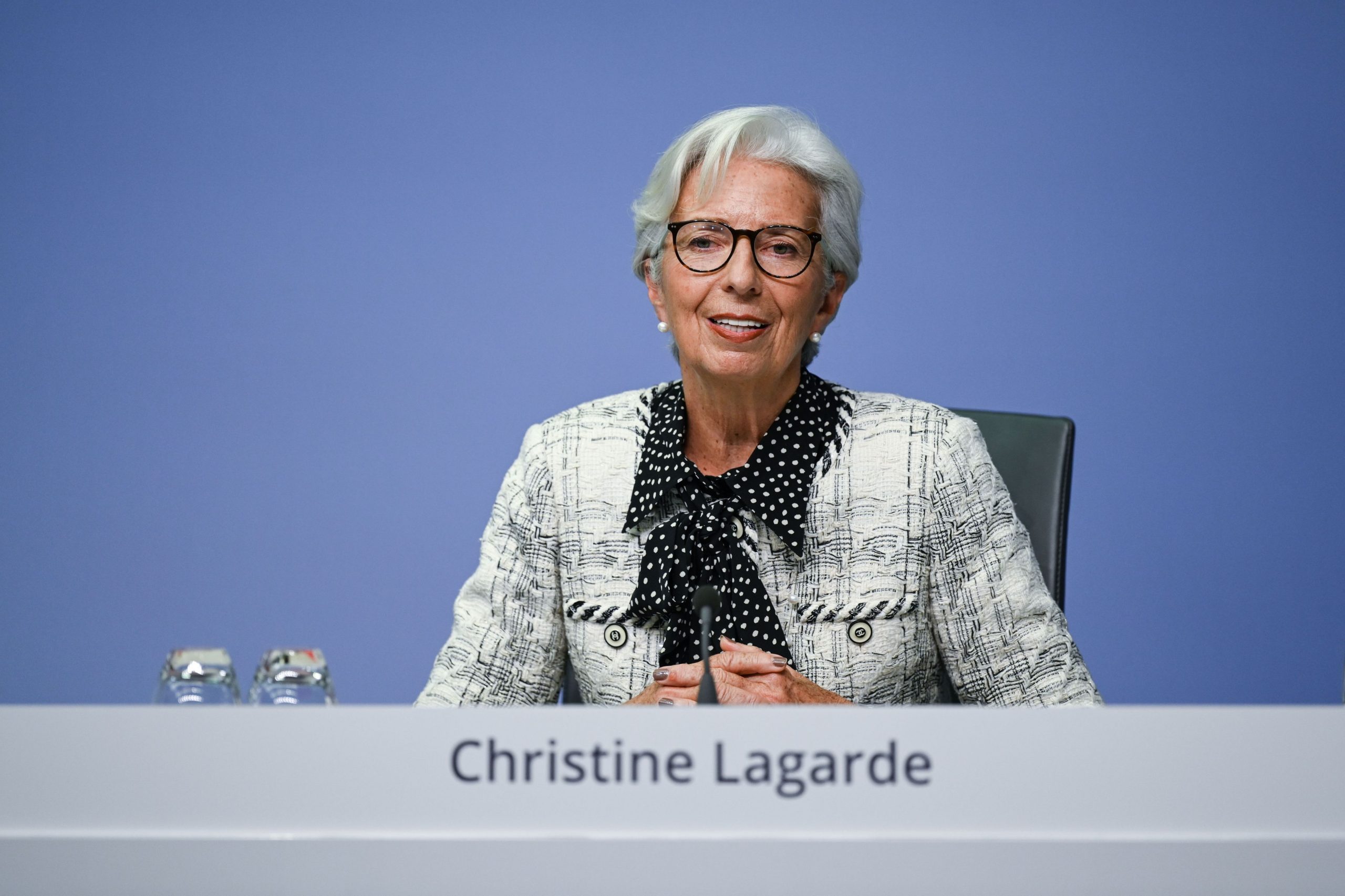 VIDEO. Lagarde afirmă că BCE va majora ratele dobânzilor la „câteva ședințe” 