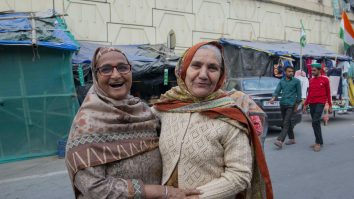 O femeie de 72 de ani din India s-a întors acasă după ce familia i-a organizat funeraliile