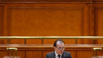 Florin Cîţu afirmă că „PSD a împrumutat euro cu o dobândă de aproape 7%. Aşa arată subminarea economiei naţionale” 