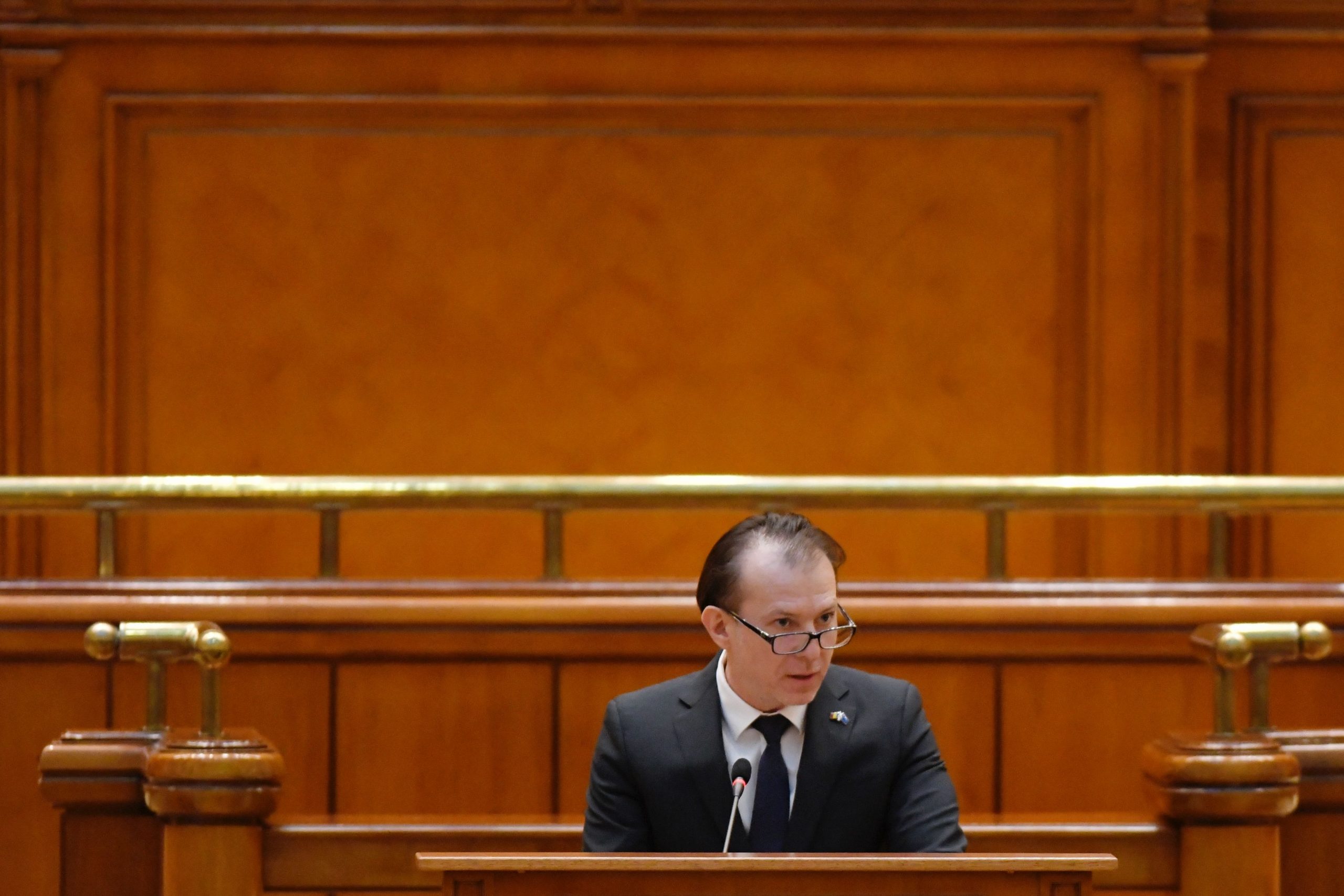 Florin Cîţu afirmă că „PSD a împrumutat euro cu o dobândă de aproape 7%. Aşa arată subminarea economiei naţionale” 