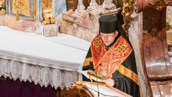 Un înalt oficial religios din Grecia susține că femeile sunt violate doar dacă vor