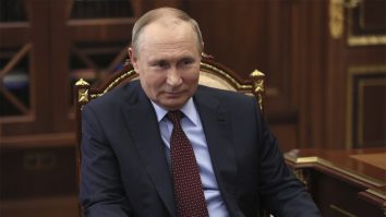 Cetățenii americani sunt sfătuiți să fugă din Rusia, pe măsură ce cresc temerile că Putin plănuiește o lovitură mortală pentru a întoarce războiul